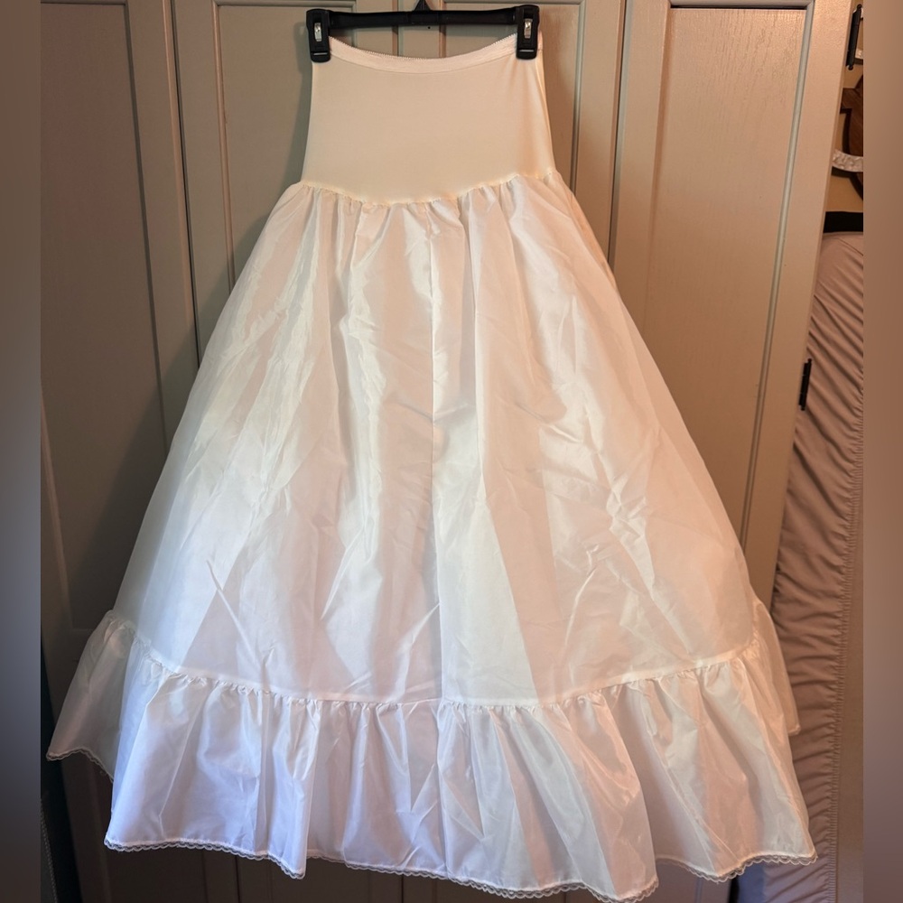 Crinoline - image 1